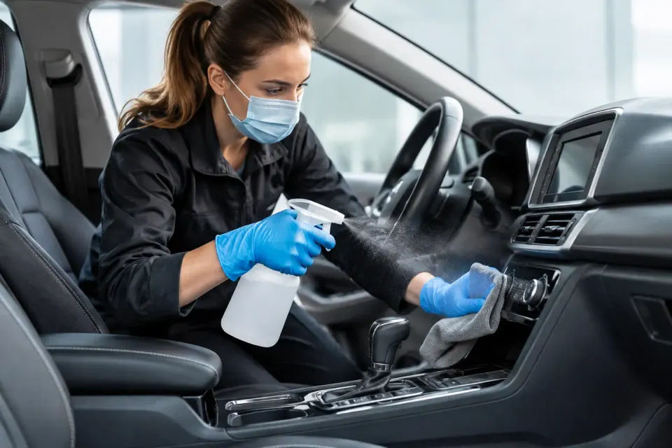 Wann ist eine Auto Desinfektion sinnvoll? – Symbolbild (KI-generiert)